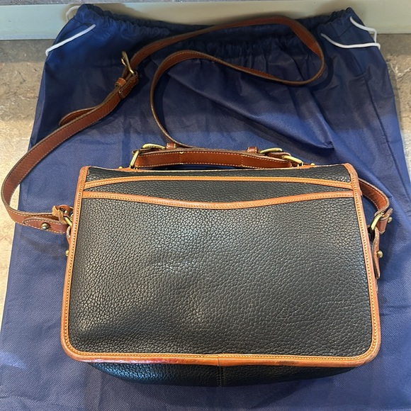 Dooney and bourke vintage crossbody - Picture 3 of 10